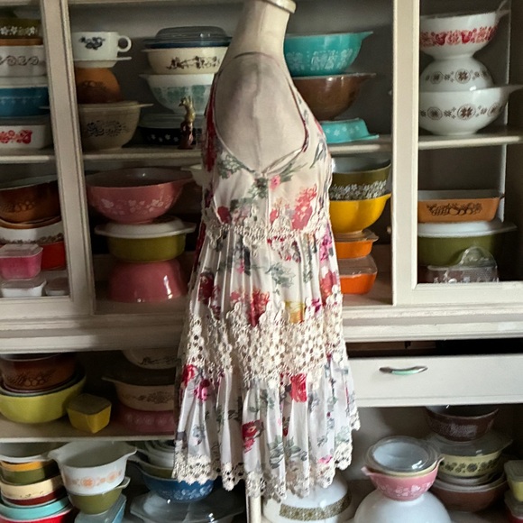 Anthropologie Ranna Gill Kalila Floral Pleated Lace Mini Dress - Size Medium - Picture 9 of 16